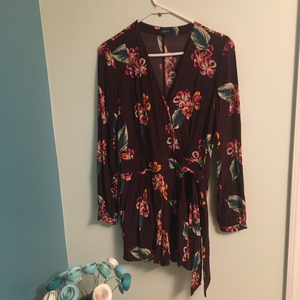 Loft long sleeve wrap around romper with pockets size 0